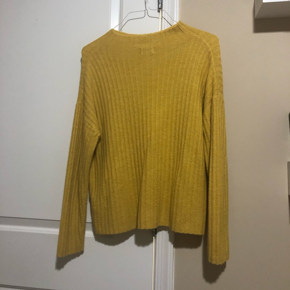 Old navy yellow mock neck sweater size medium - Picture 5 of 5